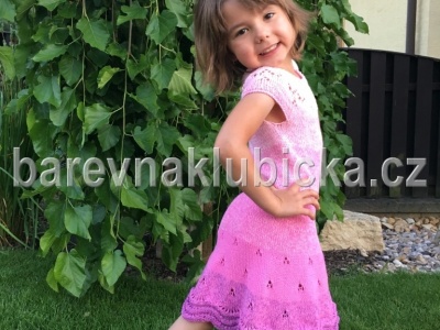 Dětské pletené šaty z Barevných klubíček návod
